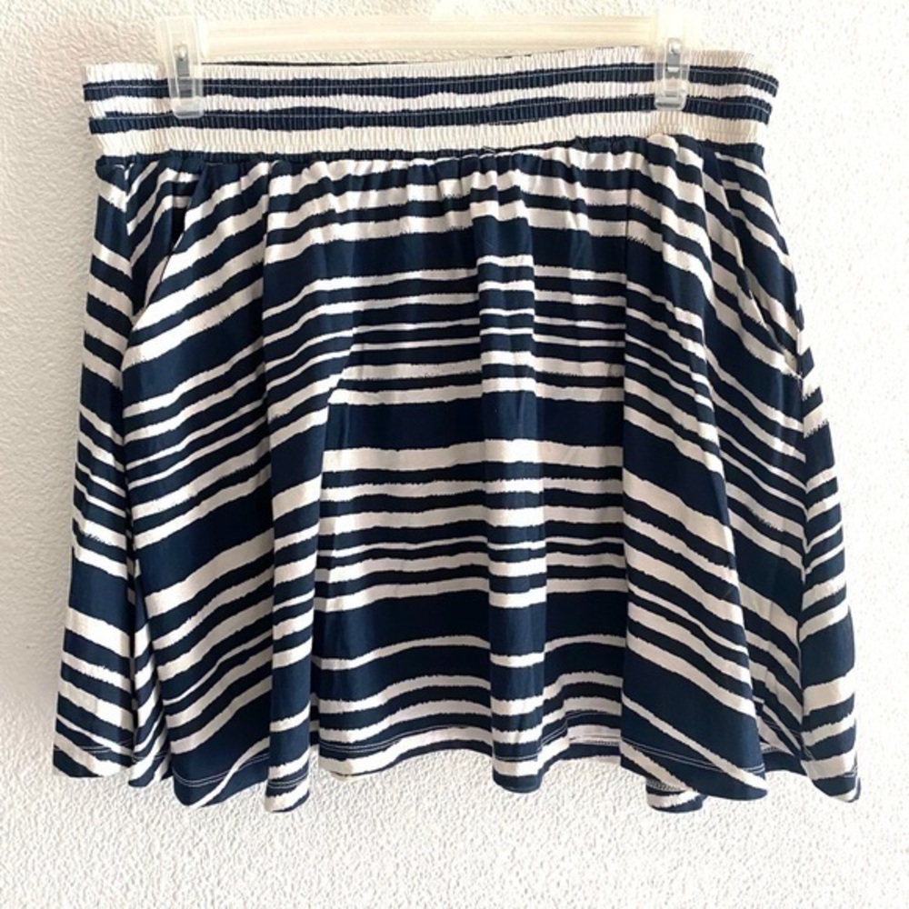 H&M navy blue striped skirt size large